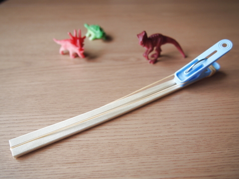 10秒で完成 わりばし鉄砲の作り方 コレ遊べます 暮らしニスタ