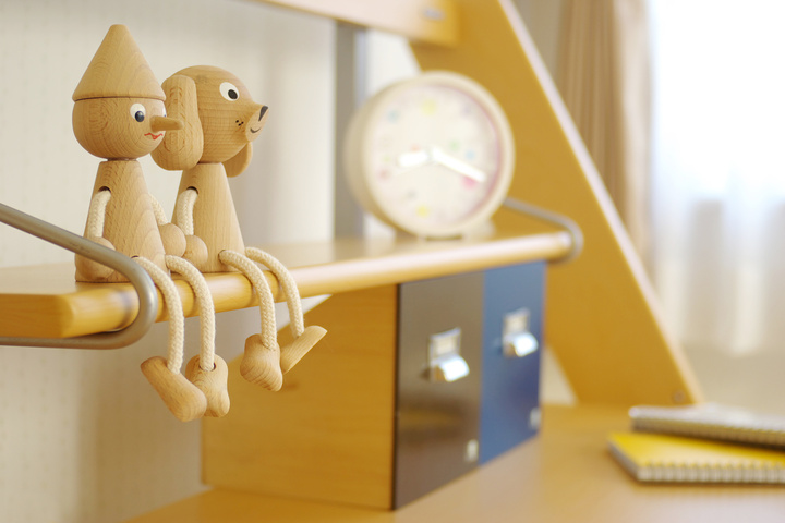 ママたちのお知恵拝借!子どもの勉強机「こうすれば片づく・マシになる」6つの方法