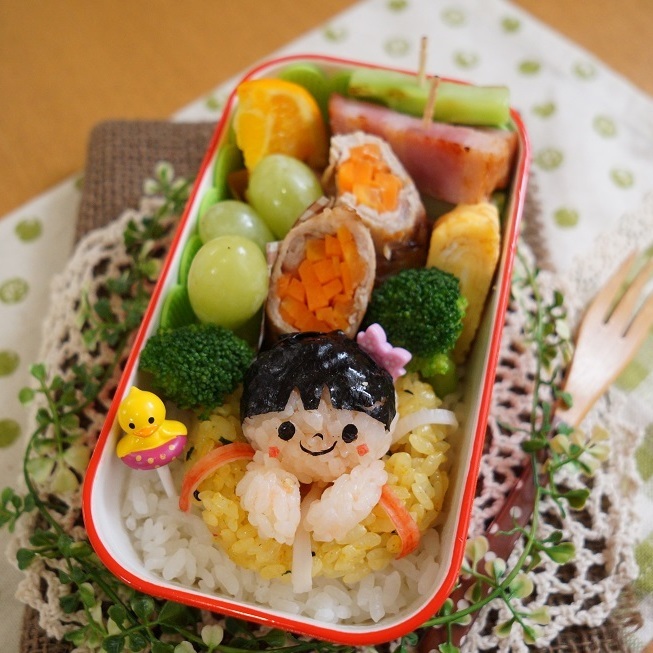 浮き輪でプカプカ♪のお弁当