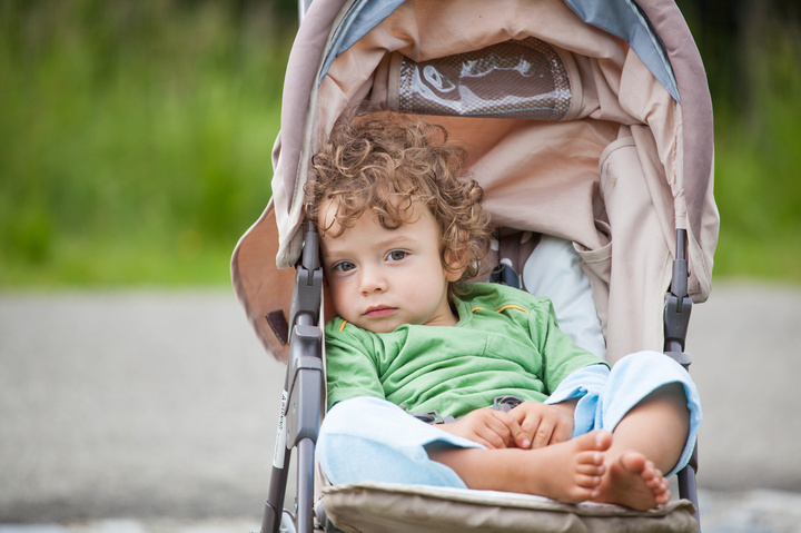 満員電車でベビーカーは畳むべき?反対派・賛成派、その理由とは