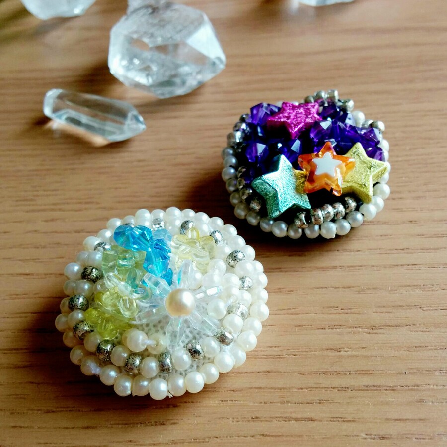 100均ビーズで作る雑貨がかわいい アクセサリーやベビーグッズまで 暮らしニスタ