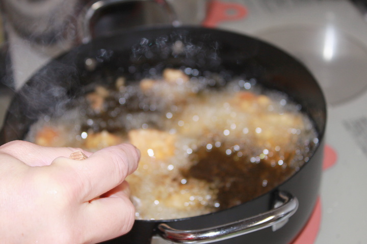 意外とイケる?!「◯◯」を油で揚げてみました選手権