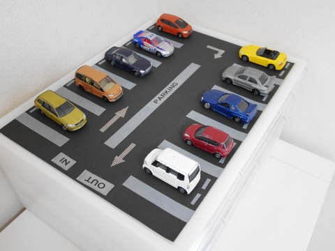 マスキングテープでトミカのパーキング 暮らしニスタ マスキングテープでトミカのパーキング 暮らしニスタ