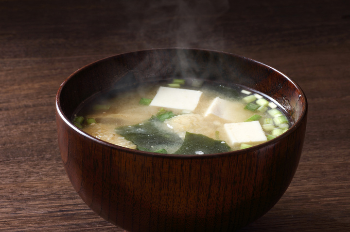 主婦100人調査!味噌汁の具、◯◯が意外と合うんです。