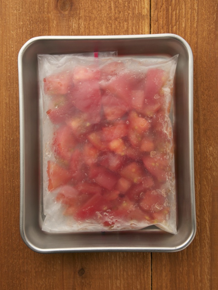 超楽チンで使い方もバラエティ豊か！「冷凍塩トマト」