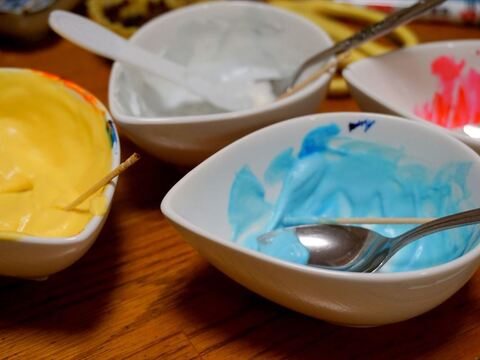 チョコプレートよりも作りやすい ケーキのチョコ 生クリームデコ 制作過程画像付き 暮らしニスタ