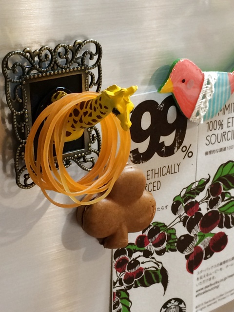 ラップと輪ゴムをすっきり取り出す 収納方法を見直そう 暮らしニスタ ラップと輪ゴムをすっきり取り出す 収納方法を見直そう 暮らしニスタ