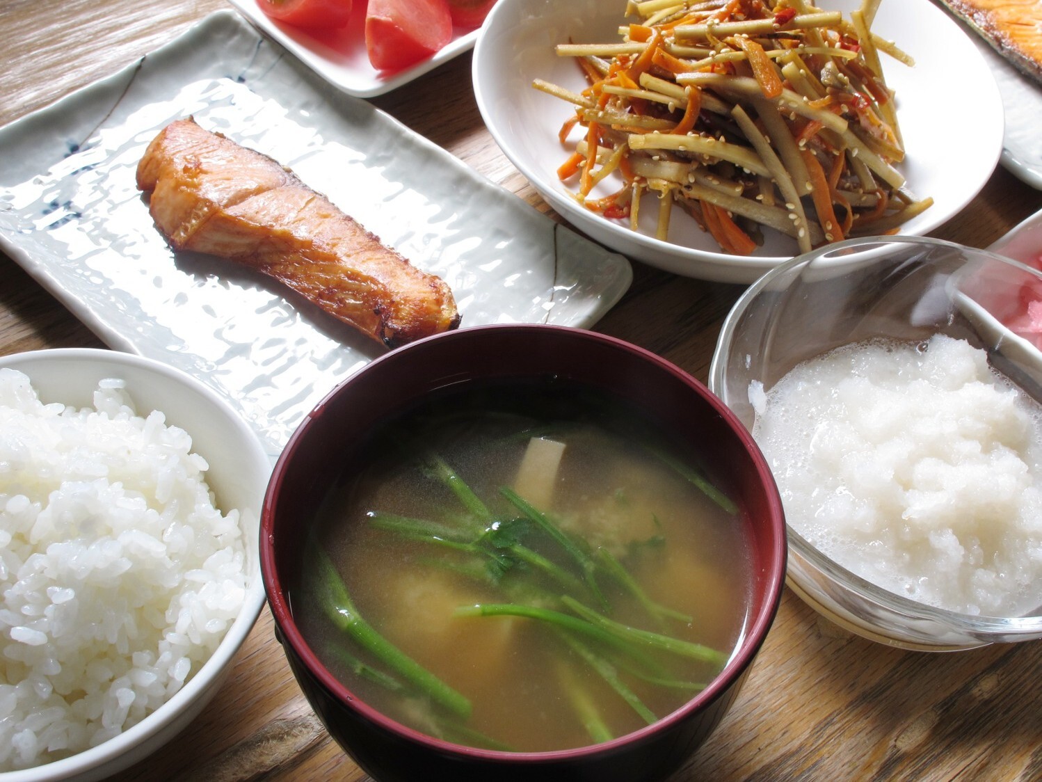 日本の食卓に欠かせないお味噌汁、スーパーで買える人気のお味噌は？