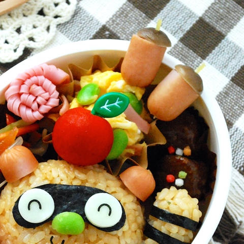 キャラ弁 秋の簡単デコ弁当 たぬきの紅葉狩り の作り方 暮らしニスタ キャラ弁 秋の簡単デコ弁当 たぬきの紅葉狩り の作り方 暮らしニスタ