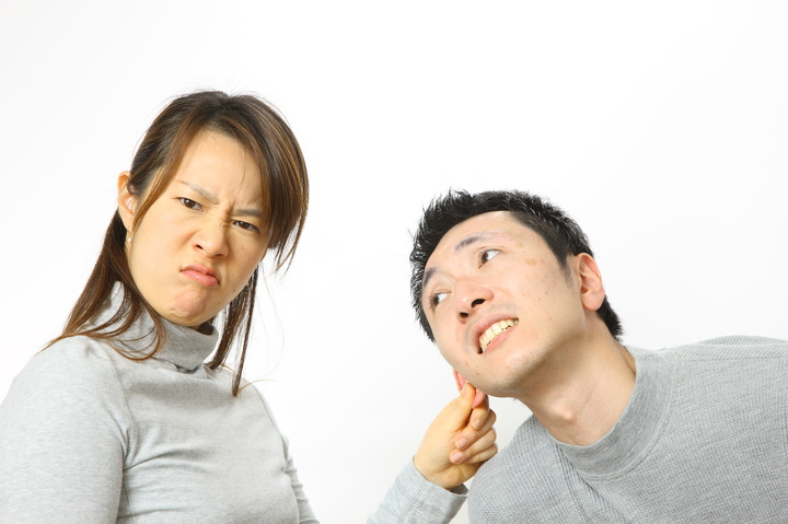 これをされたら即離婚!妻が許せない夫のアウトな行為って?