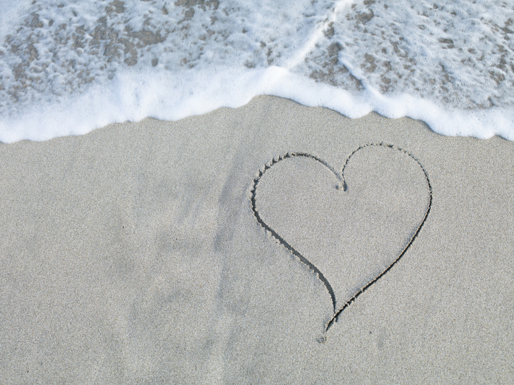 禁断の恋?!子どもの学校の先生にときめく母親は●%!