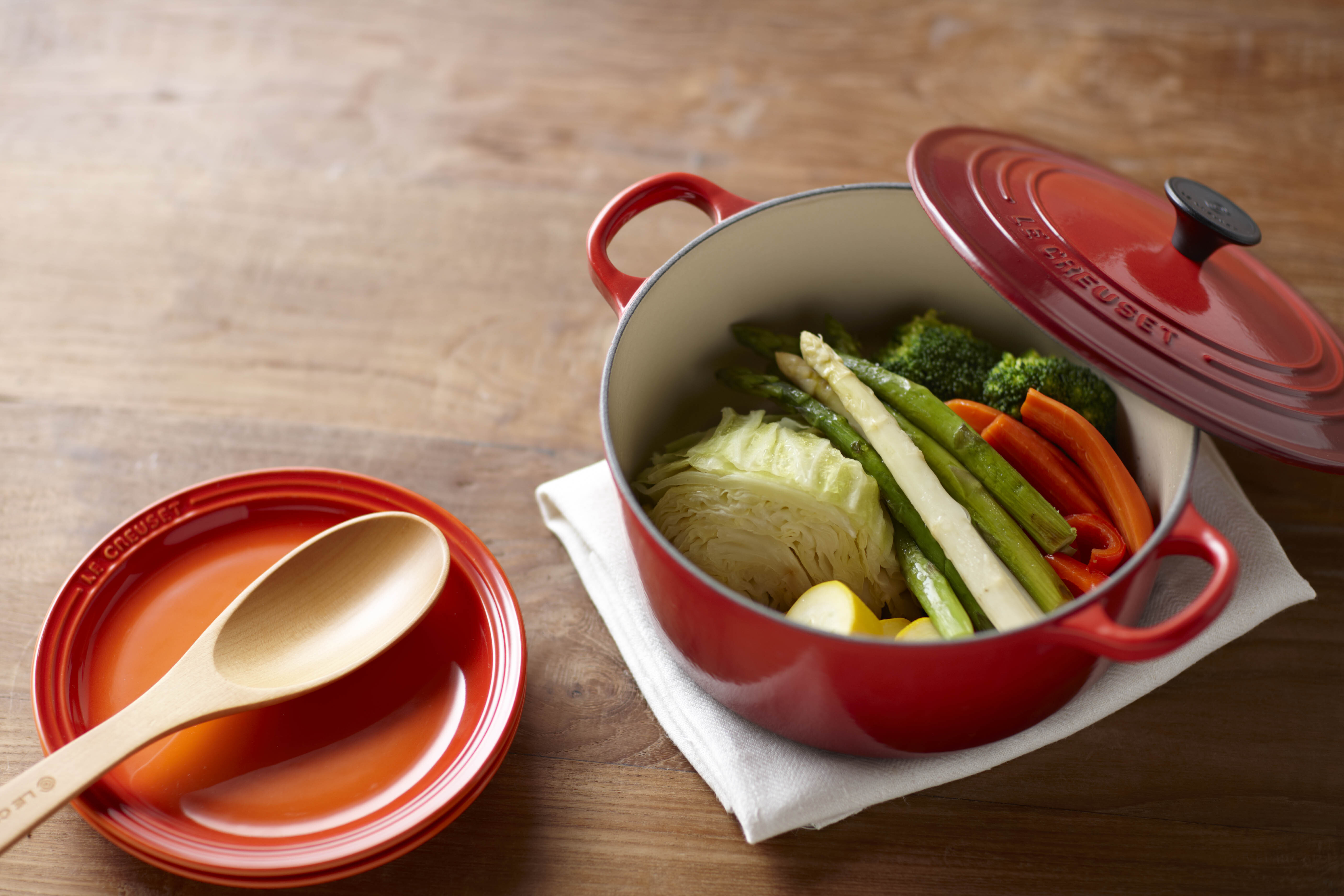 ル・クルーゼ誕生から90周年！おしゃれな新作コレクション＆記念