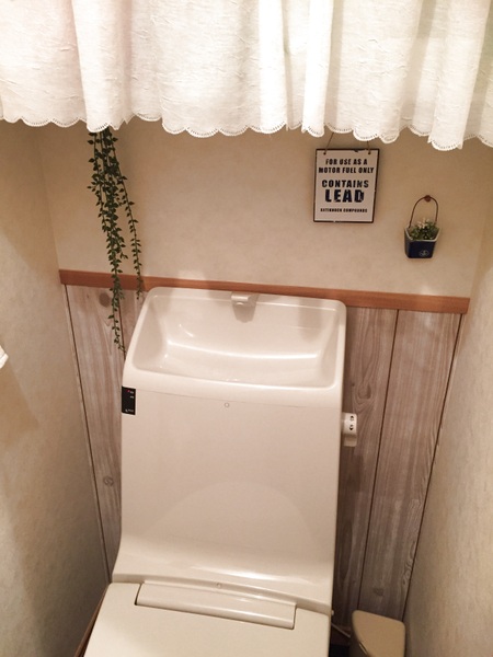 トイレの簡単diy28選 工夫次第でリフォームのようなチェンジが可能に 暮らしニスタ トイレの簡単diy28選 工夫次第でリフォームのようなチェンジが可能に 暮らしニスタ