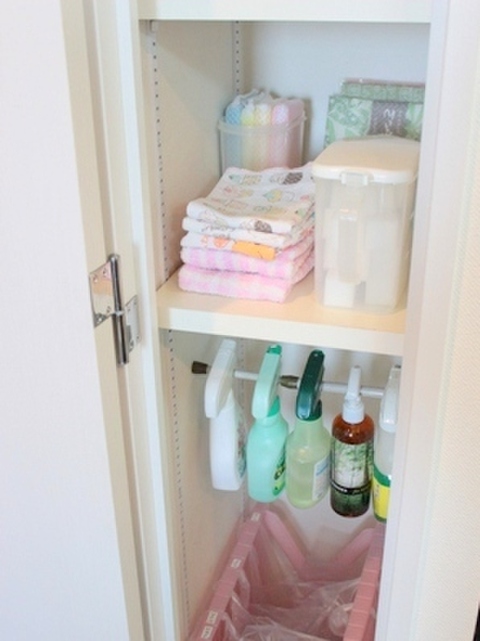 掃除用具をスッキリ片付けて生活感をoff 使いやすさ抜群のアイデア収納 暮らしニスタ