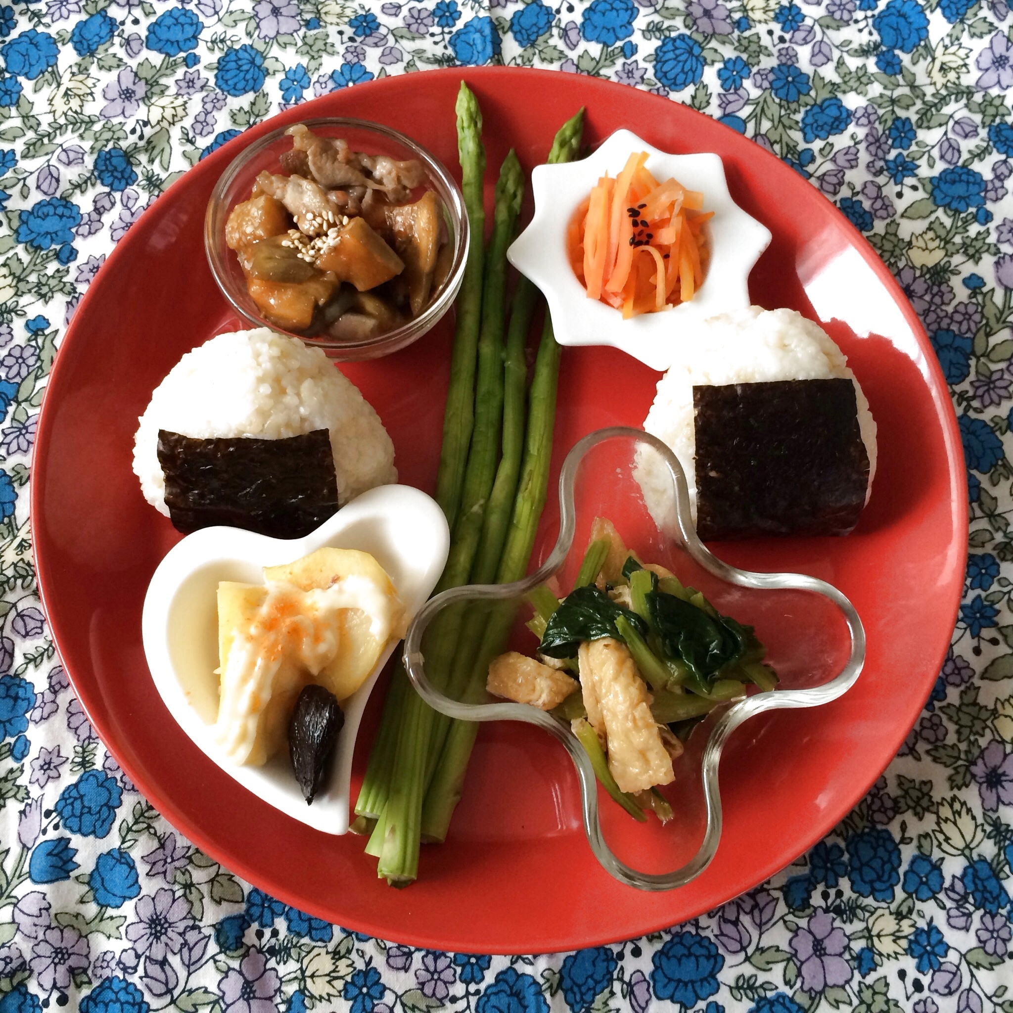 ちょこちょこおかず&おにぎりプレート♪