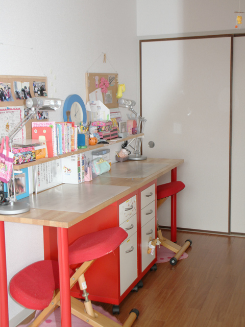 Ikeaの商品を組合せてこども机をdiyしました 暮らしニスタ Ikeaの商品を組合せてこども机をdiyしました 暮らしニスタ