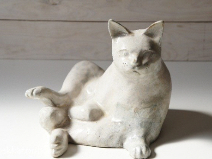 陶器でできた猫