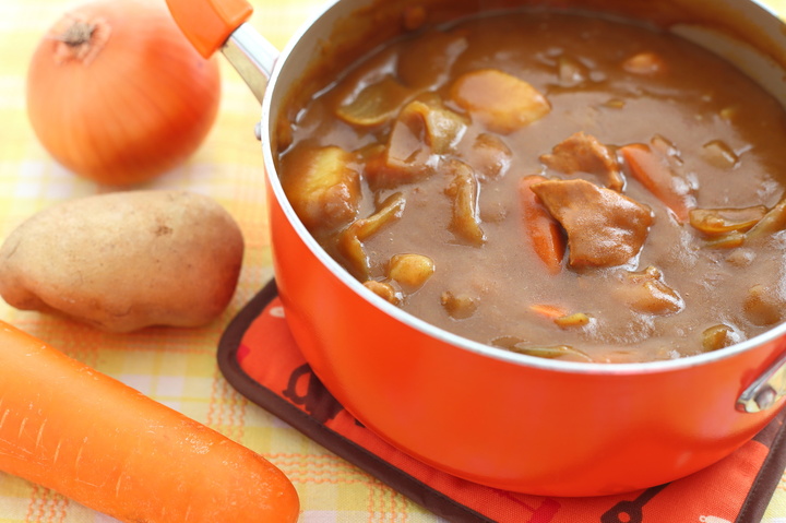 主婦100人がすすめる!カレーの隠し味に欠かせないモノは?