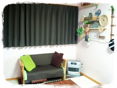 100均リメイクシートと配線カバーで リビング壁をカフェ風腰壁にdiy 暮らしニスタ