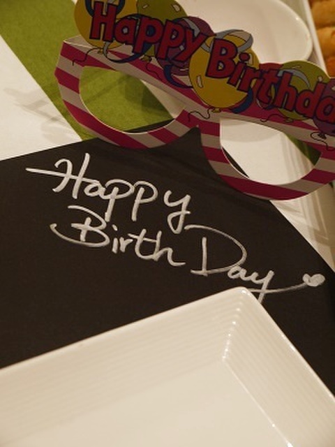 子供の誕生日 画用紙とホワイトマーカーで簡単ランチョンマット 暮らしニスタ 子供の誕生日 画用紙とホワイトマーカーで簡単ランチョンマット 暮らしニスタ