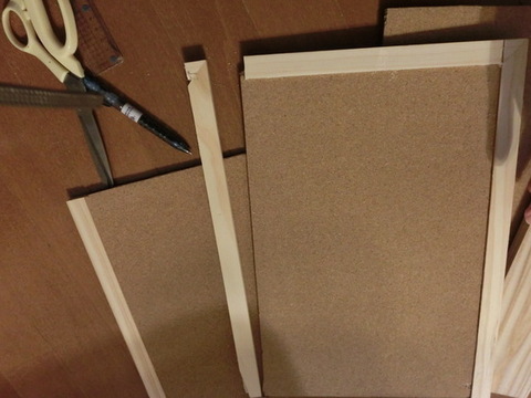 100均コルクボードで 子供の作品用の大きな掲示板 暮らしニスタ 100均コルクボードで 子供の作品用の大きな掲示板 暮らしニスタ