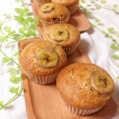 ノンバターノンオイル 混ぜてくだけ 簡単キャラメルバナナマフィン 暮らしニスタ