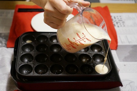 手順1.油をひいて生地を流し入れる