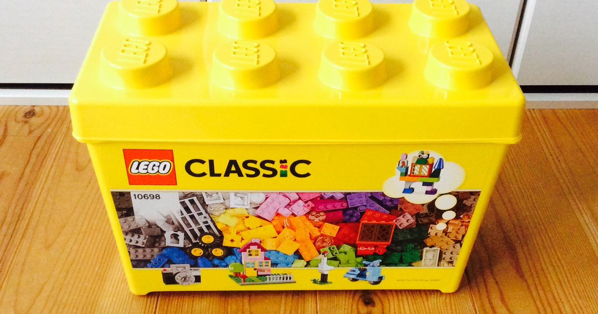 細かな部品のあるレゴ 100均の商品で子供達も使いやすい仕分けをしています 暮らしニスタ
