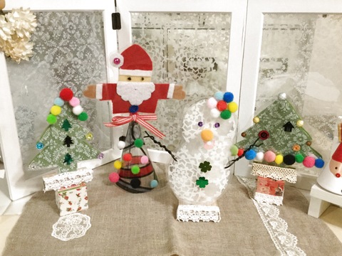 100均材料で簡単可愛い お子様と一緒に クリスマスの飾りを セルフラミネートとフェルトで 暮らしニスタ
