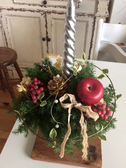 ダイソーのエッグスタンドと100均材料でクリスマスキャンドルスタンドアレンジ作りました 暮らしニスタ ダイソーのエッグスタンドと100均材料でクリスマスキャンドルスタンドアレンジ作りました 暮らしニスタ