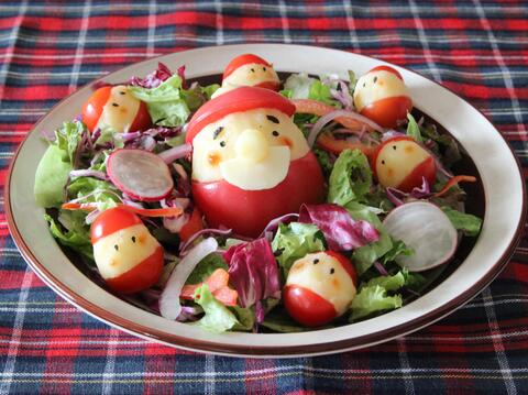 キュートなサンタで食卓を盛り上げよう 特別な日のごちそうサラダ 暮らしニスタ キュートなサンタで食卓を盛り上げよう 特別な日のごちそうサラダ 暮らしニスタ