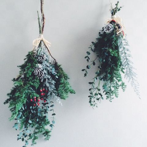 作り方は束ねるだけ 簡単 オシャレなクリスマスの飾り スワッグ 暮らしニスタ 作り方は束ねるだけ 簡単 オシャレなクリスマスの飾り スワッグ 暮らしニスタ