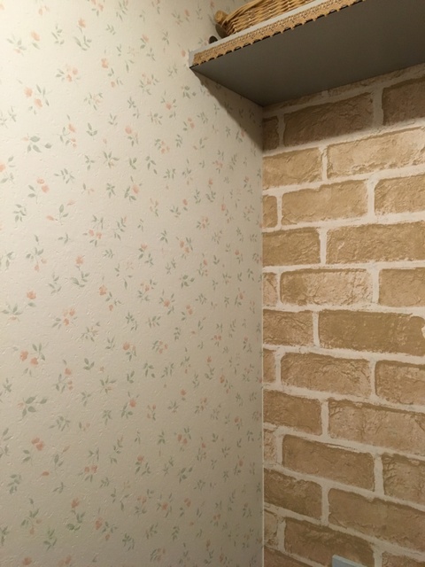 セリアのレンガ柄リメイクシートでトイレをナチュラルリメイク 暮らしニスタ