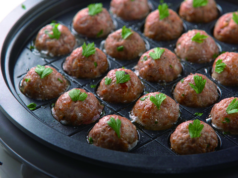 パーティーにもおすすめ たこ焼き器でミートボールパーティー 暮らしニスタ パーティーにもおすすめ たこ焼き器でミートボールパーティー 暮らしニスタ