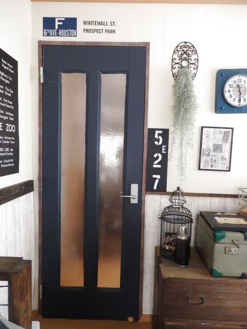部屋の入口のドアをマステと壁紙でイメージチェンジ 暮らしニスタ 部屋の入口のドアをマステと壁紙でイメージチェンジ 暮らしニスタ