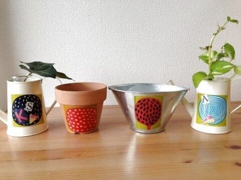 ダイソーにマリメッコをデコパージュ 失敗した個所を可愛くごまかす方法は 暮らしニスタ