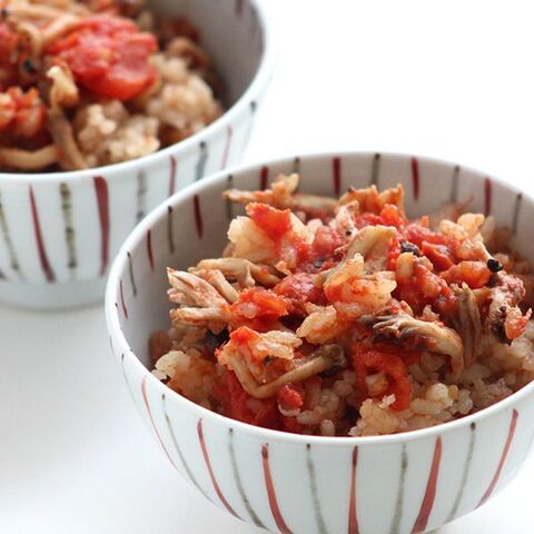 キノコと鶏肉のトマト炊き込みご飯 ショウガ風味 暮らしニスタ キノコと鶏肉のトマト炊き込みご飯 ショウガ風味 暮らしニスタ