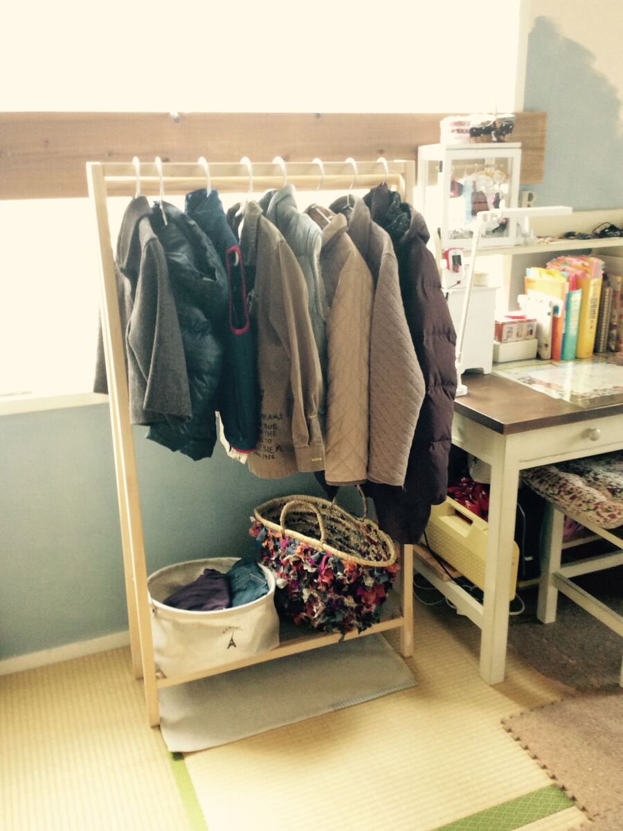 Diy 子供の上着 自分たちで選んでサッと着られる折りたたみラック 暮らしニスタ Diy 子供の上着 自分たちで選んでサッと着られる折りたたみラック 暮らしニスタ