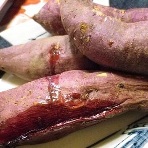 嘘じゃなかった 塩水に浸けるだけで とっても美味しい焼き芋ができる 暮らしニスタ 嘘じゃなかった 塩水に浸けるだけで とっても美味しい焼き芋ができる 暮らしニスタ
