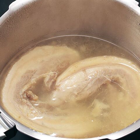 とろける角煮がカンタンに作れる 圧力鍋の ほったらかし調理法 に注目 暮らしニスタ とろける角煮がカンタンに作れる 圧力鍋の ほったらかし調理法 に注目 暮らしニスタ