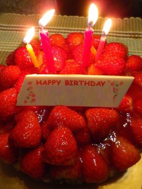 ホールで買った 作ったケーキ 残ったらどうする いつも使っているタッパーで簡単にしまえる方法 暮らしニスタ