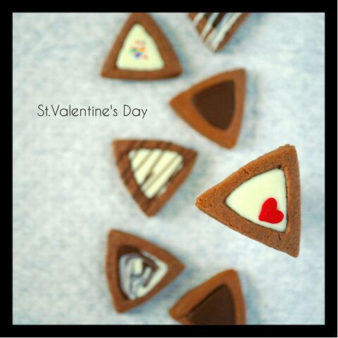 バレンタイン友チョコ対策 簡単おしゃれな 三角チョコクッキー 暮らしニスタ