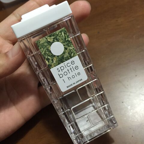 ふりかけを100均スパイスボトルに入れて使いやすく可愛く収納 暮らしニスタ ふりかけを100均スパイスボトルに入れて使いやすく可愛く収納 暮らしニスタ