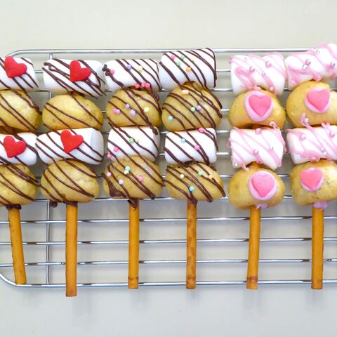 まだ間に合う 超簡単バレンタインレシピ 子供と作る欲張りお菓子スティック 暮らしニスタ まだ間に合う 超簡単バレンタインレシピ 子供と作る欲張りお菓子スティック 暮らしニスタ