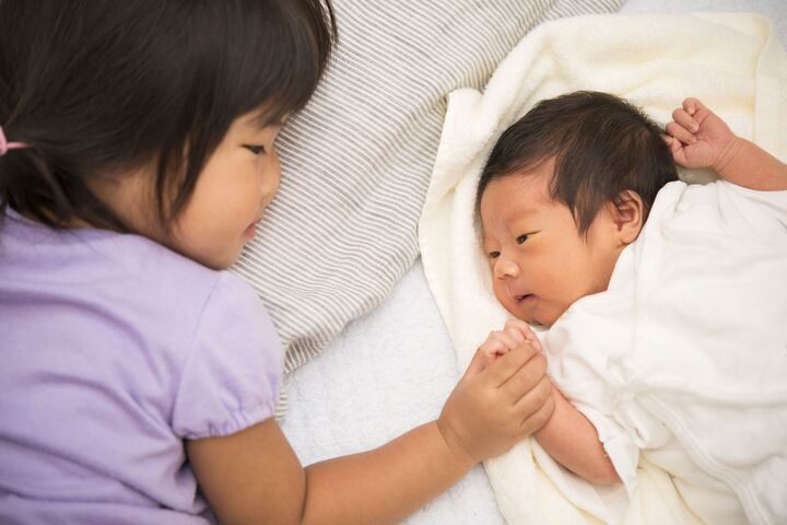 我が子を平等に愛せない?第2子を妊娠したときに知っておきたい心の変化