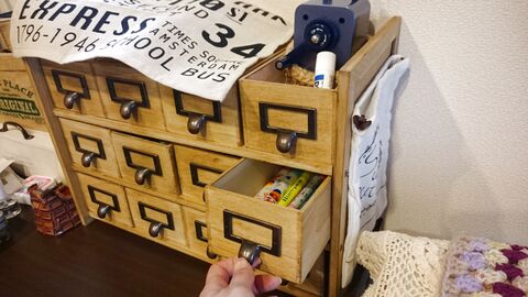 100均 セリアの木箱とコルクボードで木材カット不要の収納ケース 暮らしニスタ 100均 セリアの木箱とコルクボードで木材カット不要の収納ケース 暮らしニスタ
