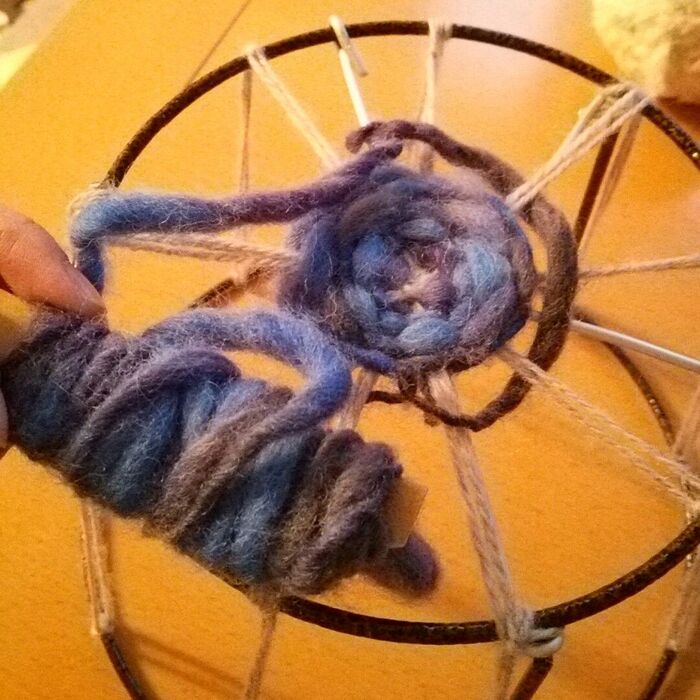 横糸を編みこむ
