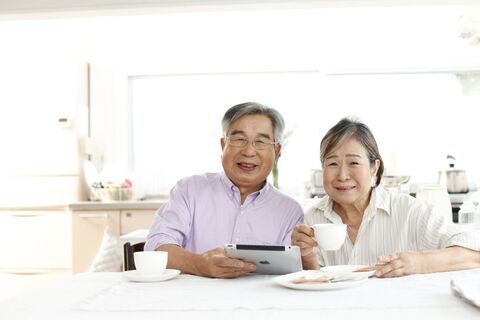 結婚挨拶の席で 緊張しまくった両親の爆笑珍エピソード 暮らしニスタ