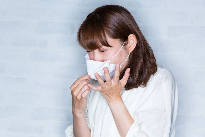 花粉症対策どうしてる?ガチで使えるおすすめグッズを女性100人に調査!