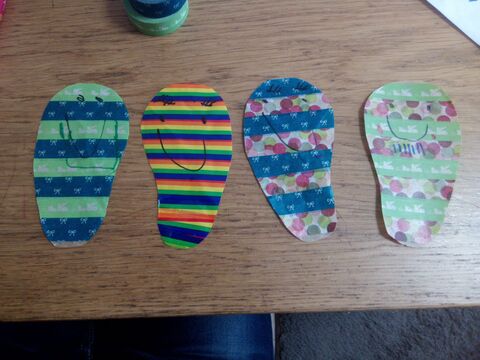 子供が靴をちゃんとそろえてくれる マスキングテープで簡単かわいい 靴おきくん 暮らしニスタ 子供が靴をちゃんとそろえてくれる マスキングテープで簡単かわいい 靴おきくん 暮らしニスタ